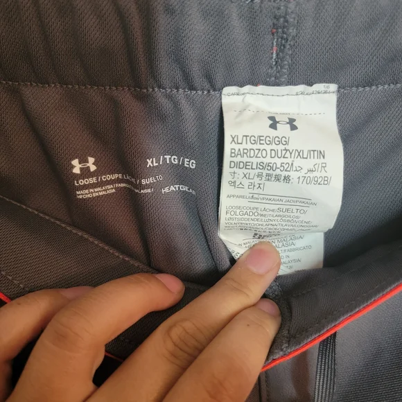 Under Armour Gray Athletic Shorts Lightweight Loose Fitted Design, Women's XL - Picture 2 of 3